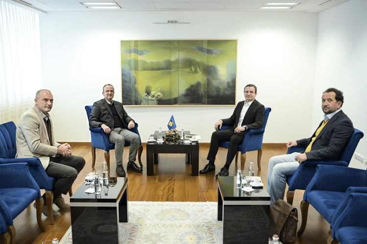 Kurti dhe Aliu në terren – promovojnë zvogëlimin e përdorimit të qeseve plastike