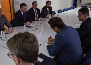 Lajçak pas takimeve me krerët opozitarë: Ditë produktive sot në Kosovë