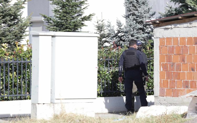 Pamje nga bastisja e Speciales në shtëpinë e ish-këshilltarit të Thaçit