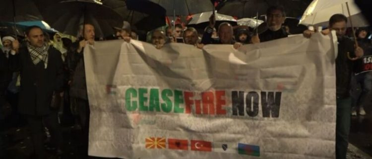 Qindra qytetarë të Shkupit marshuan për paqe në Gaza