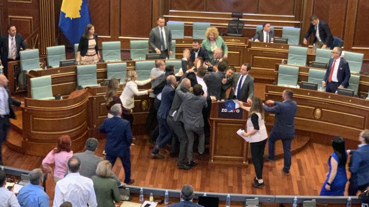 Kushtetuesja refuzon kërkesën e PDK-së për seancën e 11 korrikut