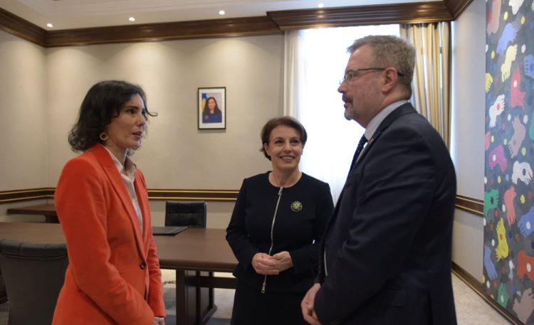 Bajrami thotë se vizita e kryediplomates belge theksoi marrëdhëniet e mira Kosovë-Belgjikë