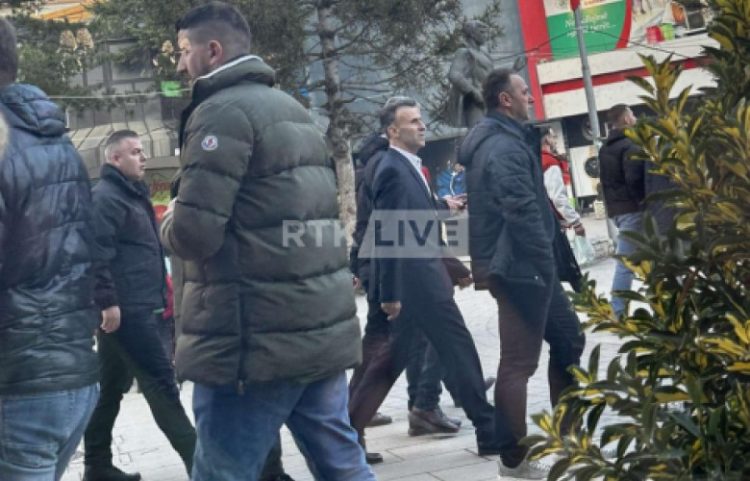 Lulzim Hetemi shihet në sheshin e Mitrovicës