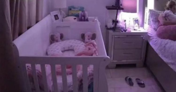 Djali 13-vjeç mbyt me thikë të ëmën në Miami derisa ajo ishte duke fjetur, publikohen imazhet rrëqethëse nga vendi ku është kryer krimi (Video+18)