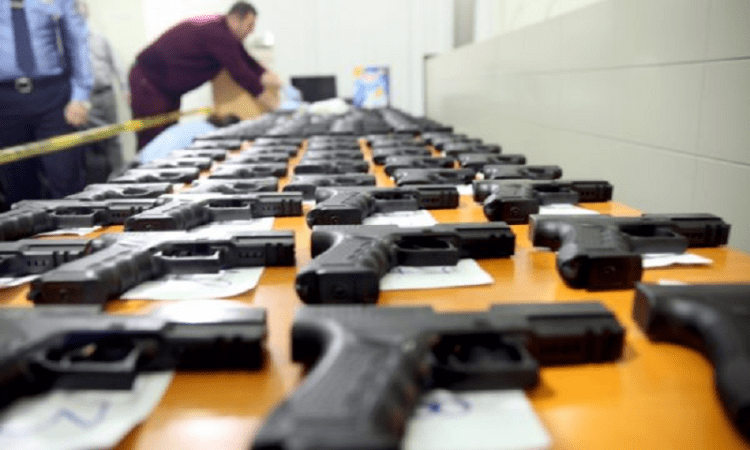 63 pistoleta janë zhdukur nga stacioni policor në Nish të Serbisë
