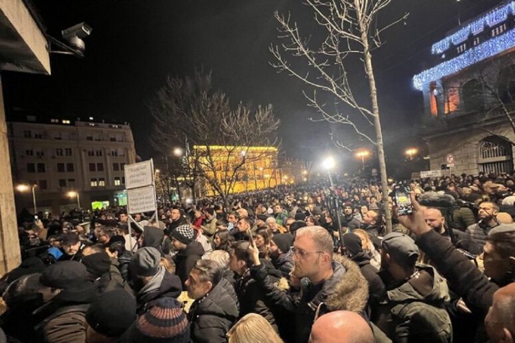 Priten protesta masive në Beograd”- Gazetari zbulon skenarin e Vuçiç