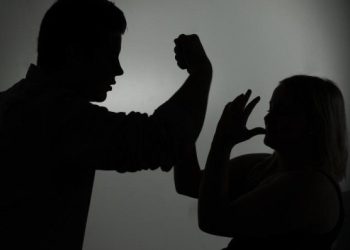 Arrestohet një grua për dhunë në familje