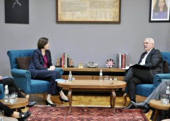 Sveçla priti në takim Viehen: Kërcënimet e Serbisë vazhdojnë të përbëjnë problem serioz për Kosovën