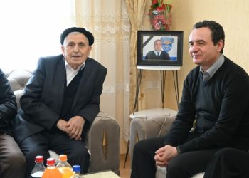 Në ditën e fundit të vitit, Kurti viziton familjen e Afrim Bunjakut në Samadrexhë të Vushtrrisë