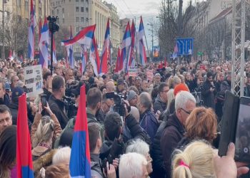 Vala e protestave në Serbi vazhdon