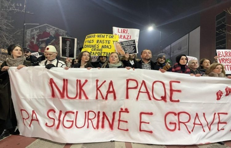 “Drejtësi për gratë e vrara”, qytetarët protestuan pas vrasjes së Liridonës