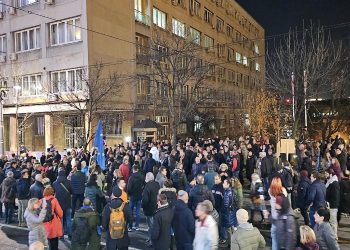Protesta kundër Vuçiqit në Serbi, dyshohet për vjedhje votash
