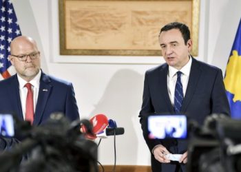 Kurti takohet me ambasadorin amerikan, ja për çfarë biseduan