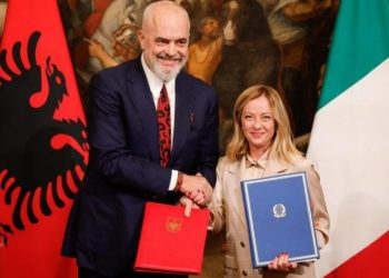 Këshilli i Ministrave ratifikon marrëveshjen Rama-Meloni për emigrantët