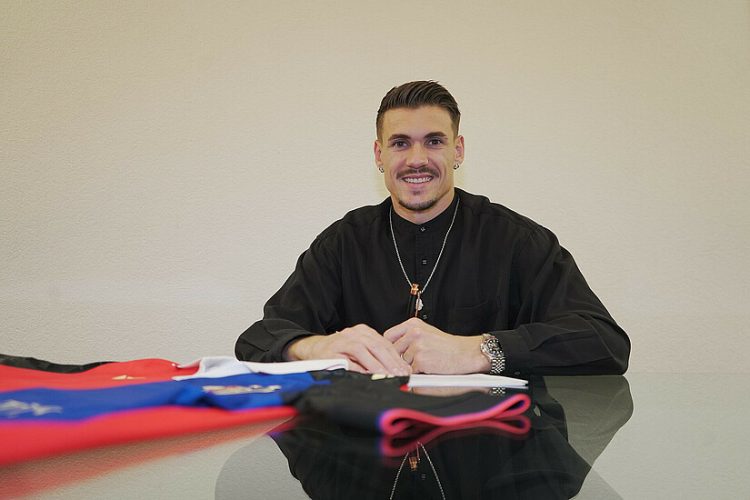 Kololli rikthehet në Evropë, nënshkruan me Bazelin