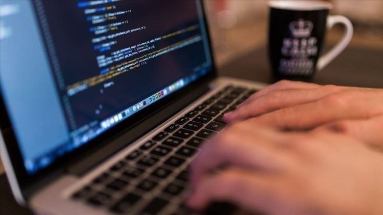 Qeveria britanike thotë se hakerët rusë përdorën ‘phishing’ për të vjedhur informacione nga politikanët