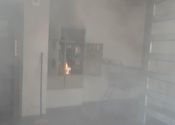 Digjen orët e rrymës në një banesë