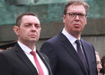 Sejmeni i presidentit të Serbisë akuza Perëndimit: Po financojnë rrëzimin e Vuçiqit