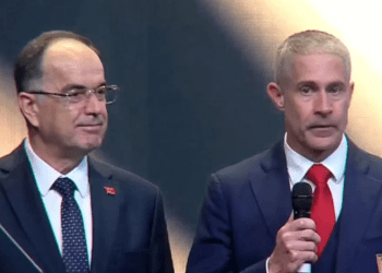 Begaj i dorëzon shtetësinë shqiptare trajnerit të Kombëtares së futbollit Sylvinho