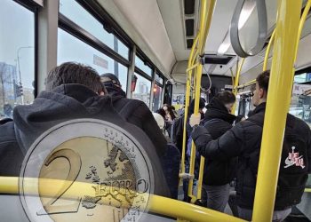 Shpërfillet vendimi i BQK-së, autobusët urban në Prishtinë s’i pranojnë as 2€ origjinale!
