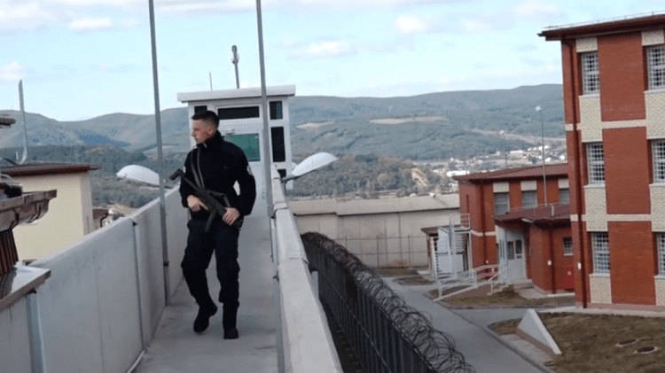 Shërbimi Korrektues: Të dyshuarit për v*rasjen e Liridonës janë të shpërndarë në tri objekte, kanë…