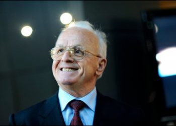 Parlamenti Evropian para 32 vjetësh i ndau bacës Adem Demaçit Çmimin Saharov