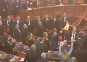 Kuvendi i Shqipërisë/ Sali Berisha përjashtohet për 10 ditë bashkë me pesë deputetë të tjerë