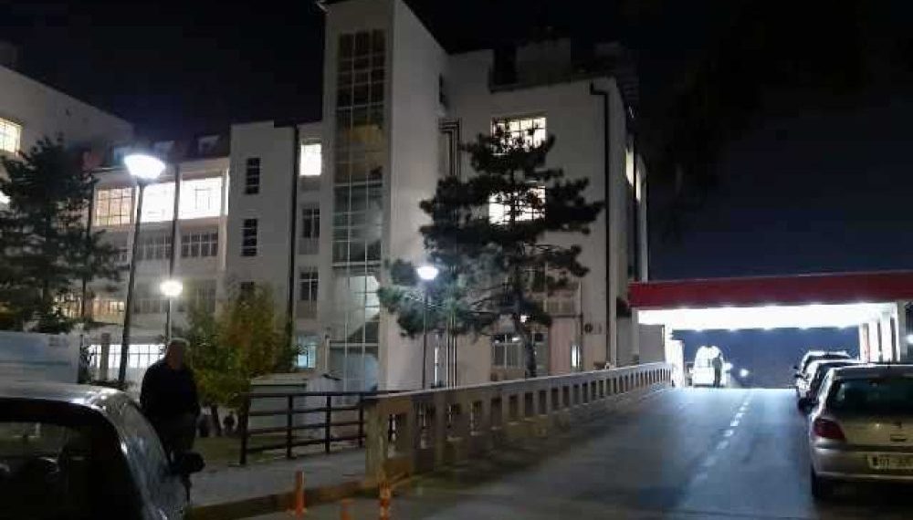 QKUK: Gruaja lind para kohe, dyshohet si pasojë e dhunës nga burri