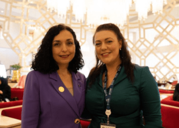 Osmani takohet me Kearns, flasin për forcimin e bashkëpunimit Kosovë – Britani