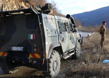 KFOR-i vazhdon aktivitetet patrulluese për të garantuar sigurinë në zonën kufitare të Kosovës me Serbinë