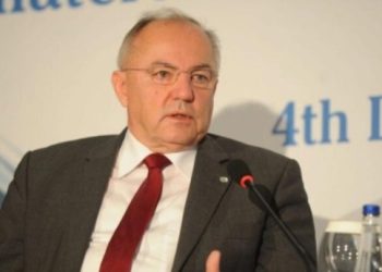 Deputeti gjerman: Shpresoj që Vuçiqi të mos e bëjë të njëjtin gabim si Millosheviqi