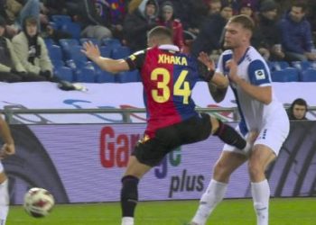 Taulant Xhaka dënohet me dy ndeshje moslojë për shkak të ndërhyrjes brutale