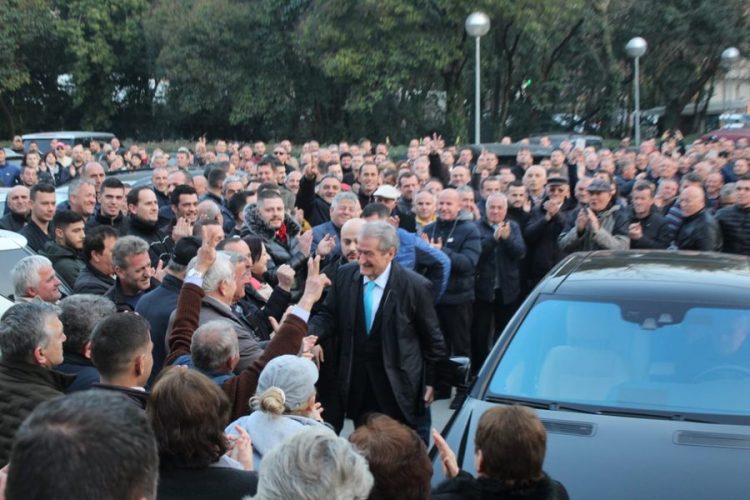 Opozita në Shqipëri cakton datën e protestës