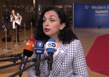 Presidentja në Bruksel: Serbia planifikon sulme të reja në Kosovë