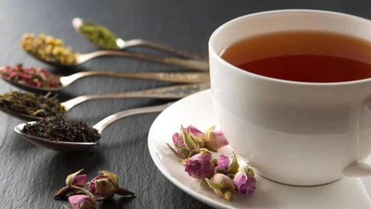 Stina e çajit/ Studimi: Mos i shtoni sheqer nëse doni vetëm efekte pozitive