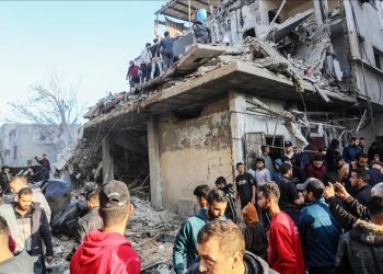 Familjet e pengjeve izraelite: Sulmet në Gaza vendosin në rrezik jetën e të afërmve tanë