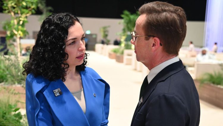 Osmani takon kryeministrin suedez, flasin për zhvillimet e fundit të sigurisë në rajon