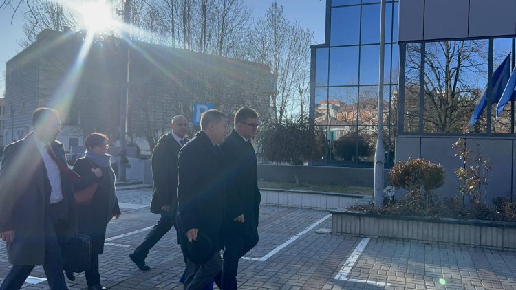 Kurti pret në takim Emisarin e BE-së, Miroslav Lajçak