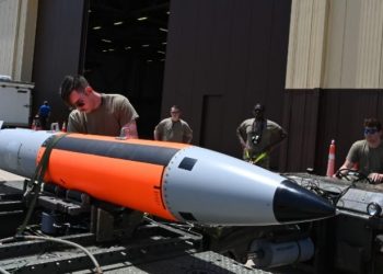 SHBA po planifikon vendosjen e armëve bërthamore në tokat britanike