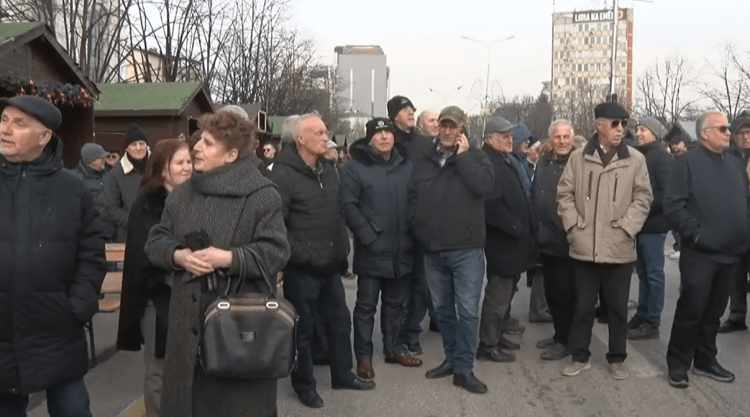 Nis protesta kundër mbylljes së rrugës “Xhorxh Bush