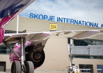 Shkarkimi i drejtorëve pezullon grevën në Kontrollin e Fluturimeve në Shkup