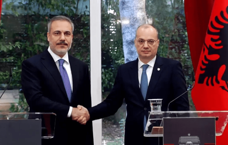 Hasani falënderon Turqinë për angazhimin në njohjen e Kosovës