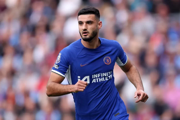 Broja, kryefjalë në Londër, pritet të udhëheq Chelsea-n, Pochettino flet me fjalë të mëdha