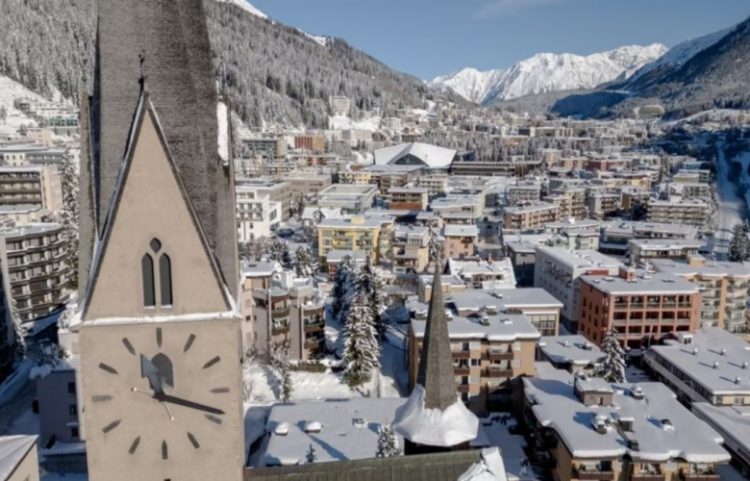 Diplomatët e lartë diskutojnë në Davos për Ukrainën