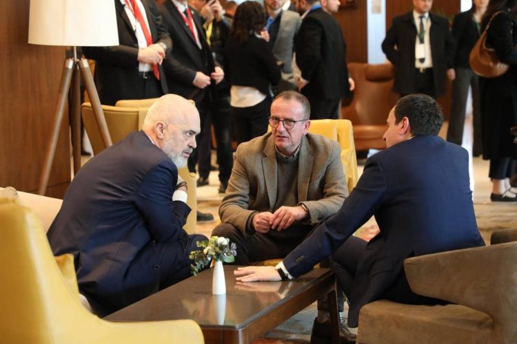Kurti, pas takimit me Ramëm e Taravarin: Duhet të jemi krah për njëri-tjetrin
