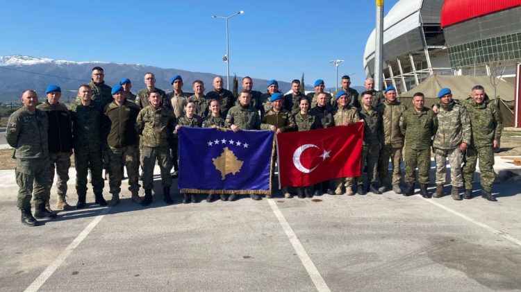 Qeveria e Kosovës kërkon nga presidentja autorizim për nënshkrimin e marrëveshjes ushtarake Kosovë-Turqi