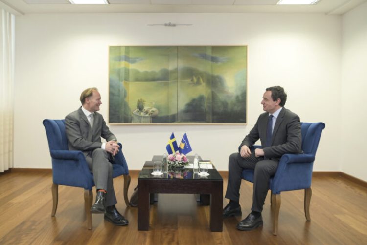 Kurti pret në takim ambasadorin suedez, flasin për ekonominë dhe shkëmbimet tregtare
