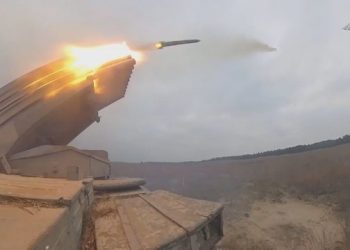 Përdoret arma hipersonike Kinzhal, Putini lëshoi mbi 50 raketa në Ukrainë pas lutjes në kishë