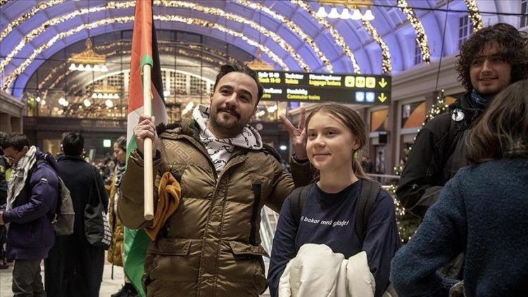 Aktivistja suedeze, Greta Thunberg, bën thirrje “të mos qëndrohet në heshtje ndaj gj*nocidit në Palestinë”