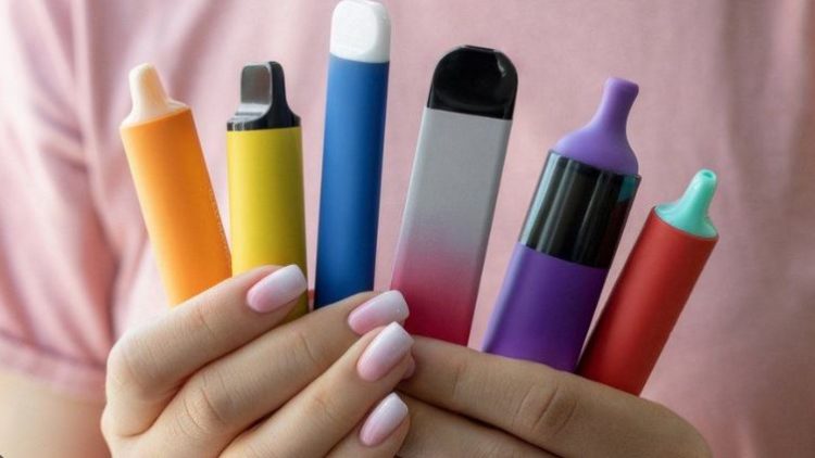 Qeveria e Mbretërisë së Bashkuar: Cigaret elektronike do të ndalohen për shëndetin e fëmijëve